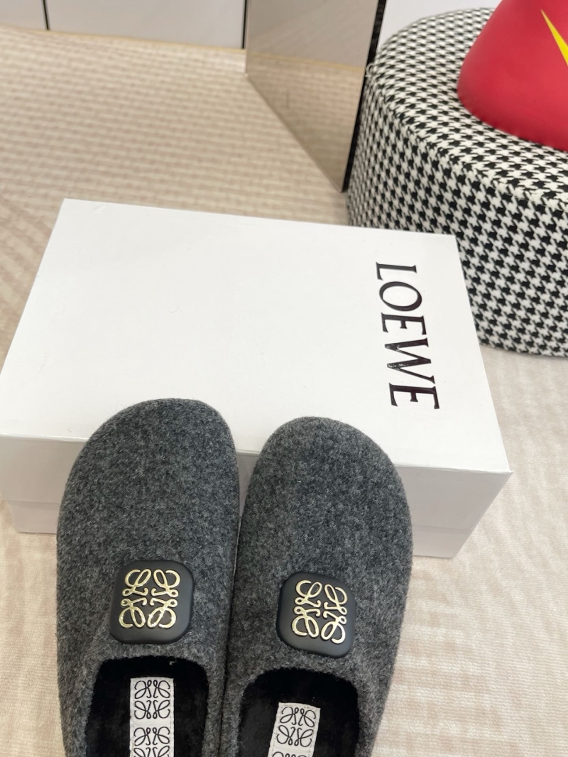 L0ew* slippers